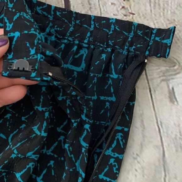 VINTAGE Triangle Pattern Skirt   - Picture 5 of 5